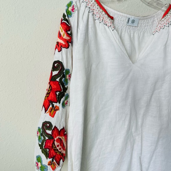 Bogner V-Neck White Floral Embroidered Sleeve Linen Boho Top Sz M B-LB - Picture 2 of 5